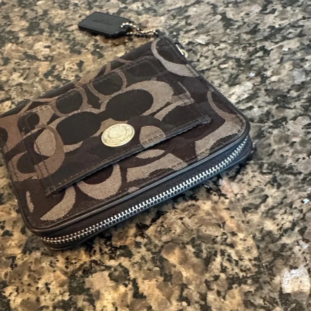 Coach Black and Gray Signature canvas and leather zip around Wallet EUC